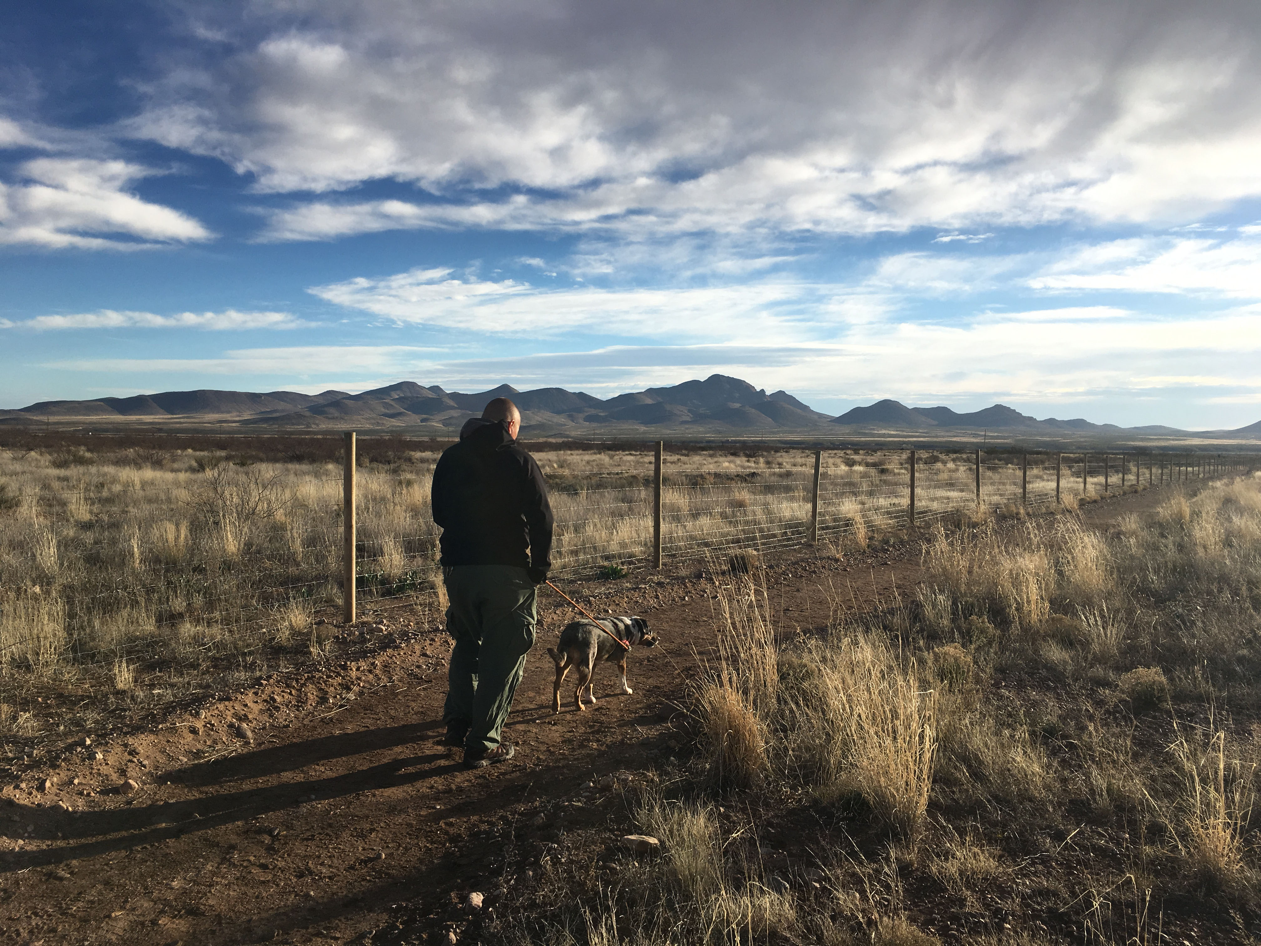 Perimeter walking path