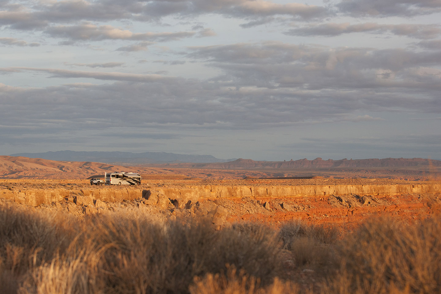 Dry camping at Goosenecks State Park